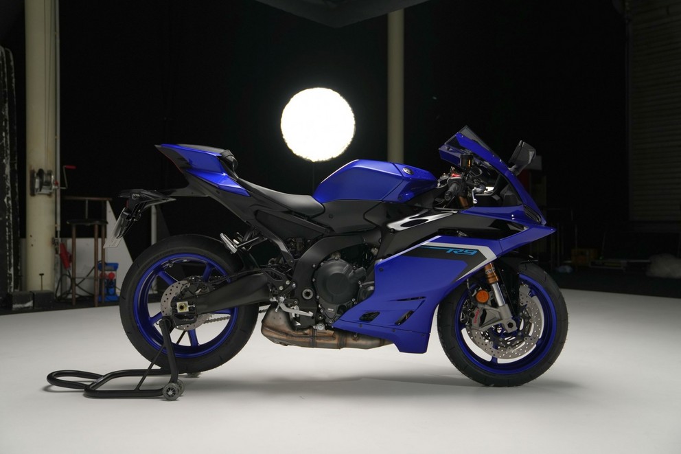 Nova Yamaha R9 2025 - Imagem 101