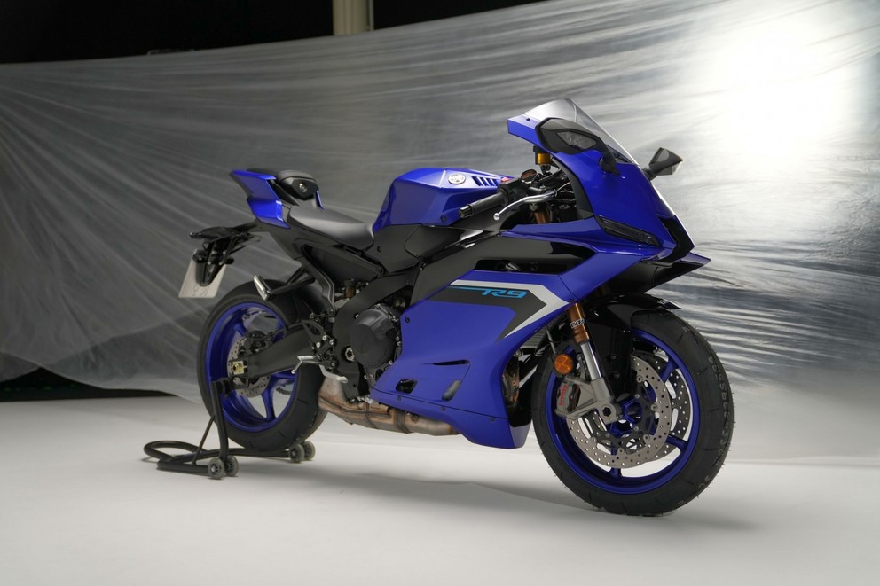 Nova Yamaha R9 2025 - Imagem 86