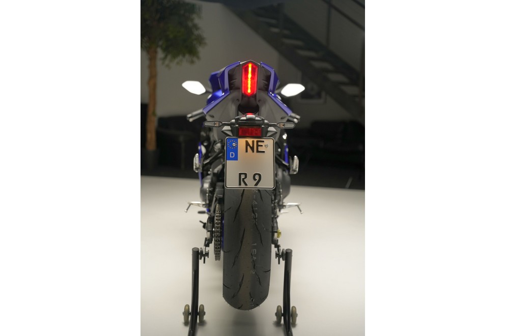 Új Yamaha R9 2025 - Kép 6