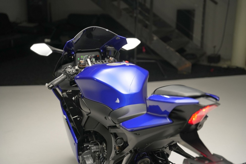 Nueva Yamaha R9 2025 - Imagen 49