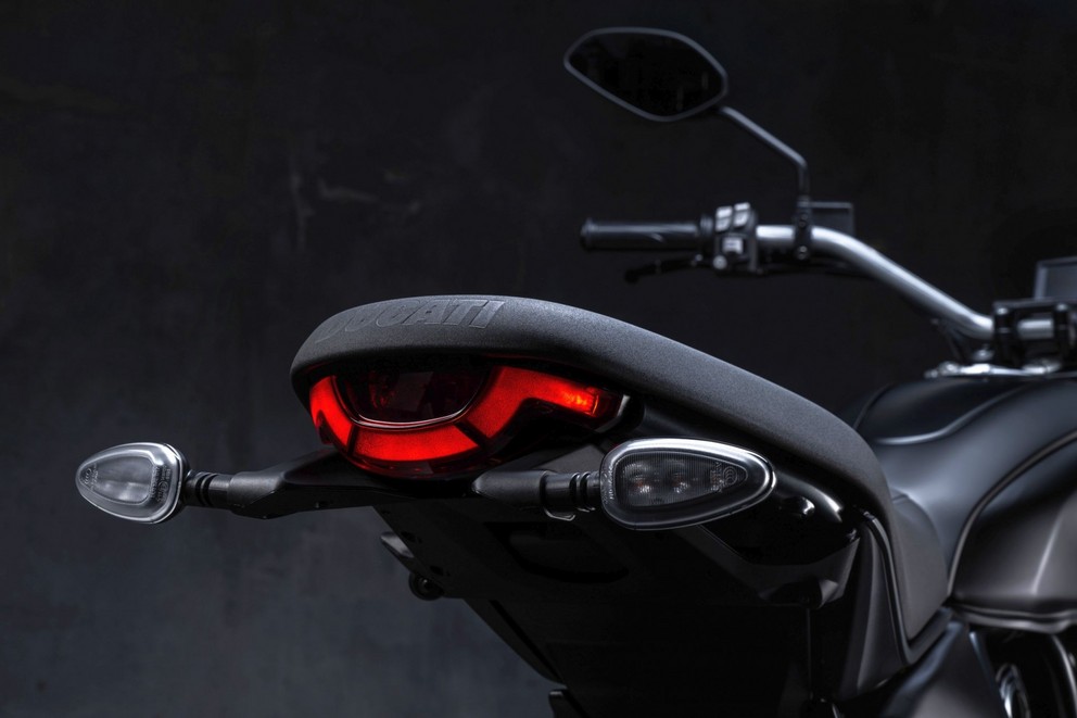 Ducati Scrambler Icon Dark 2025 - Image 21