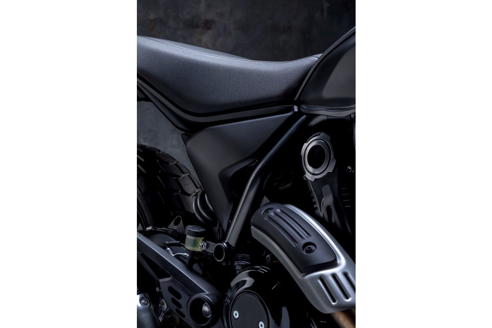 Ducati Scrambler Icon Dark 2025 - Image 17