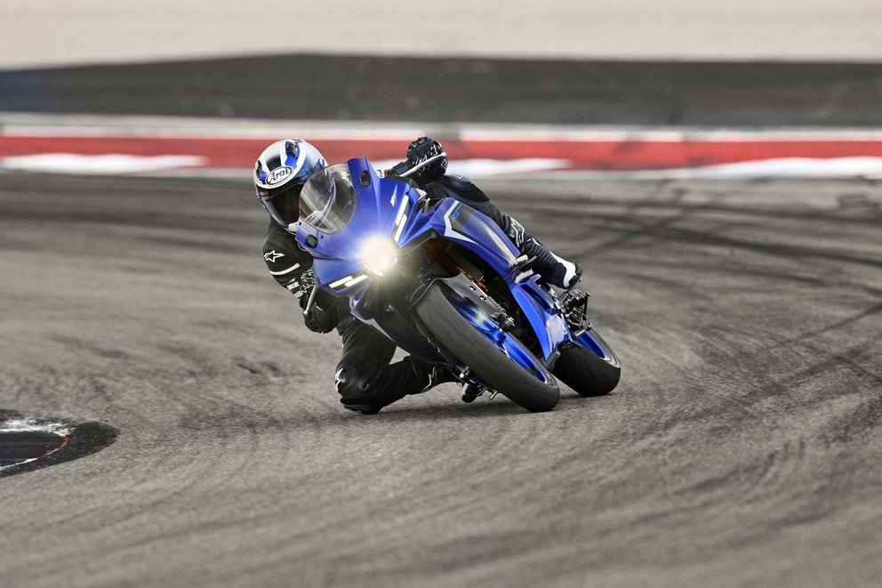 Nueva Yamaha R3 2025 - Imagen 3