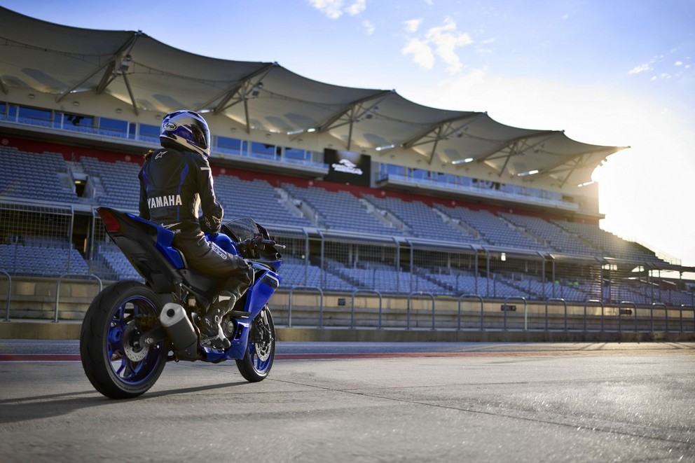 Nueva Yamaha R3 2025 - Imagen 26