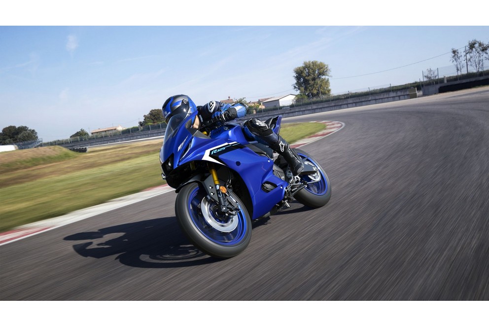 Yamaha R125 új színekben 2025-re - Kép 4