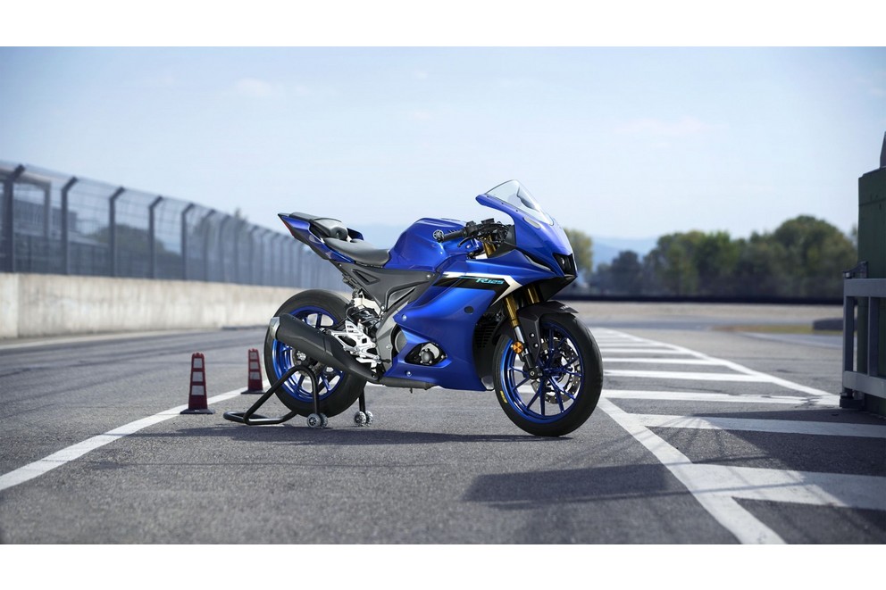 Yamaha R125 u novim bojama za 2025 - Слика 21