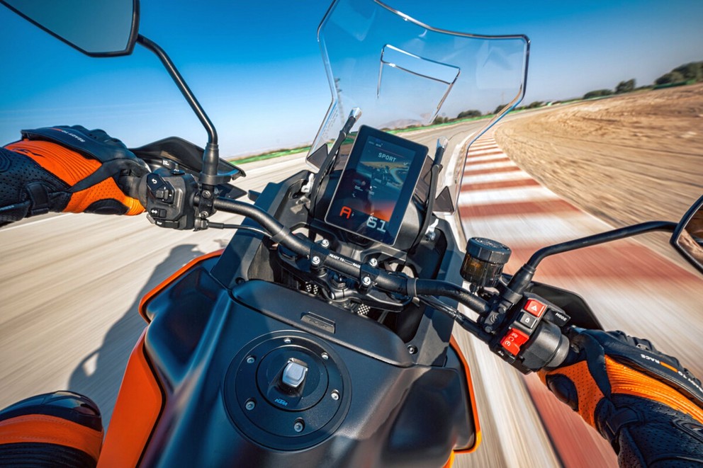 New KTM TFT Displays 2025 - Image 1