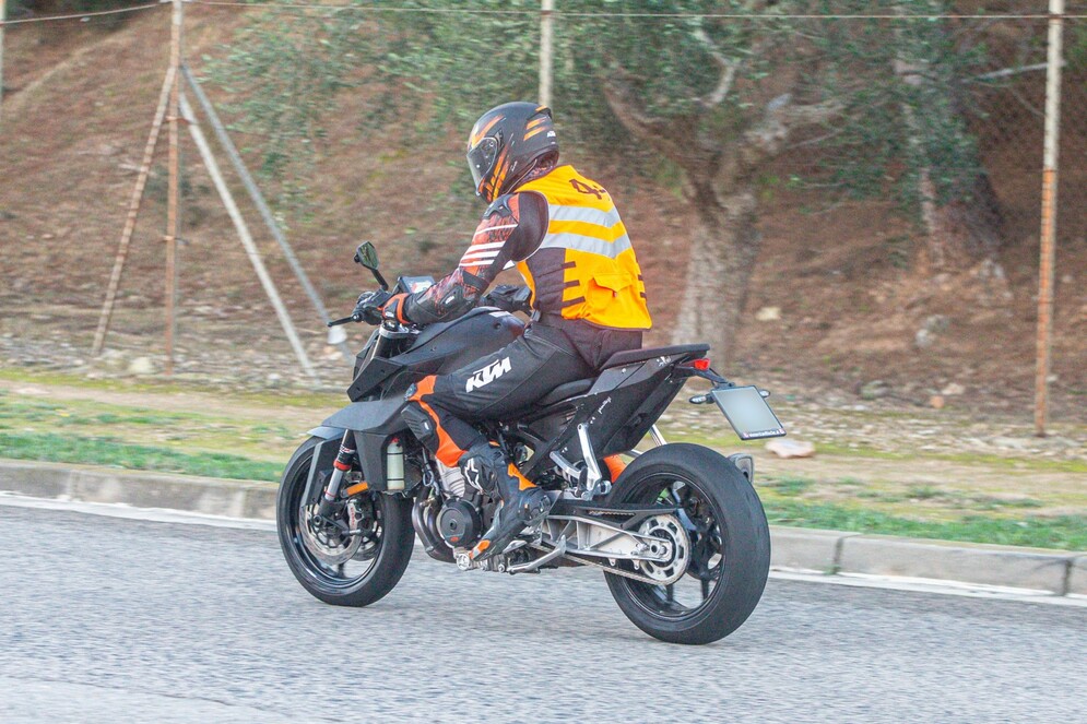 KTM 990 Duke 2024 Spy Shots