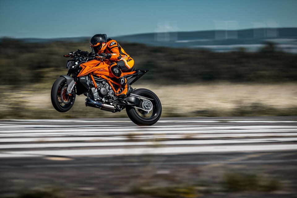 KTM 1390 Super Duke R und R EVO 2024 präsentiert!